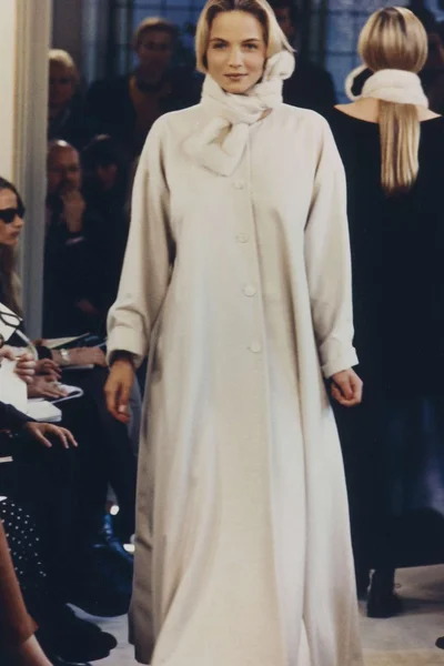 Look 50